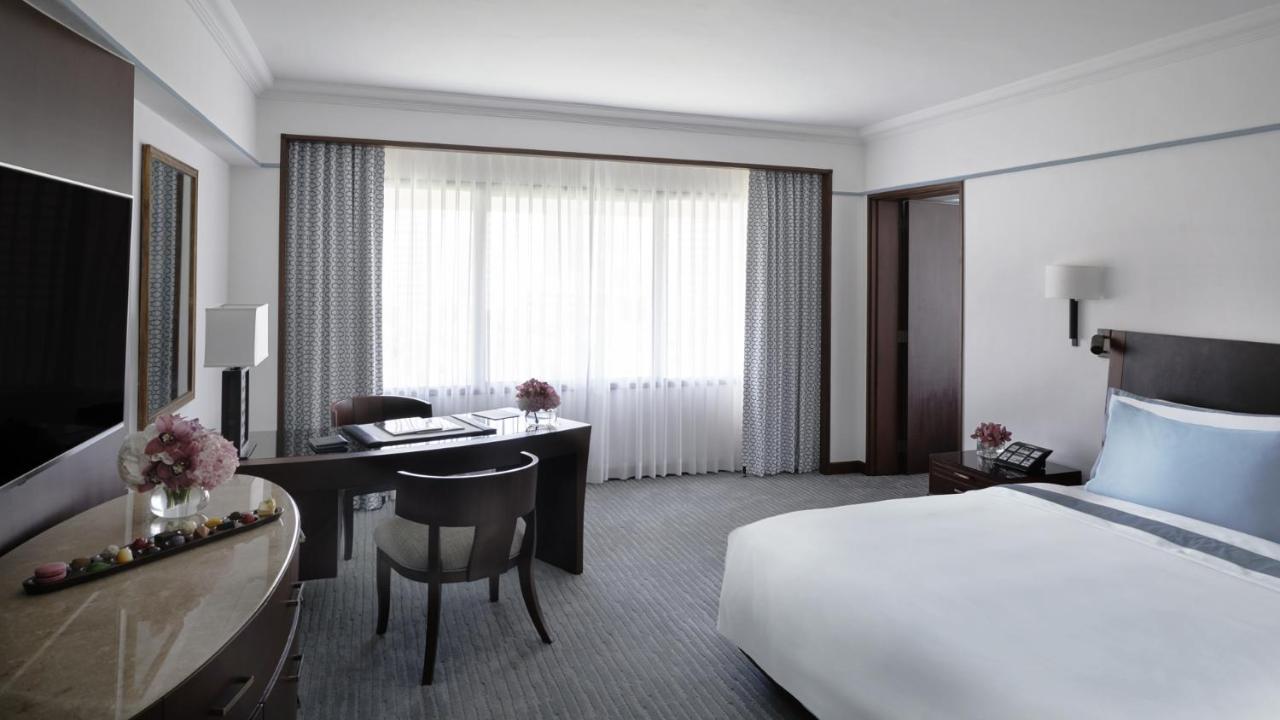 فندق بينينسيولا مانيلا ماكاتي المظهر الخارجي الصورة A room at the hotel
