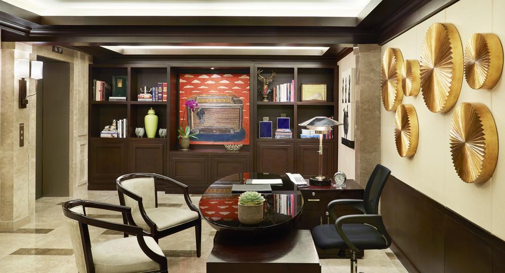 فندق بينينسيولا مانيلا ماكاتي المظهر الخارجي الصورة The office of the Chairman